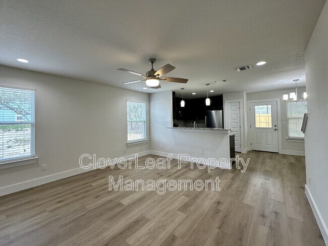 Building Photo - 740 Abigail Aly
