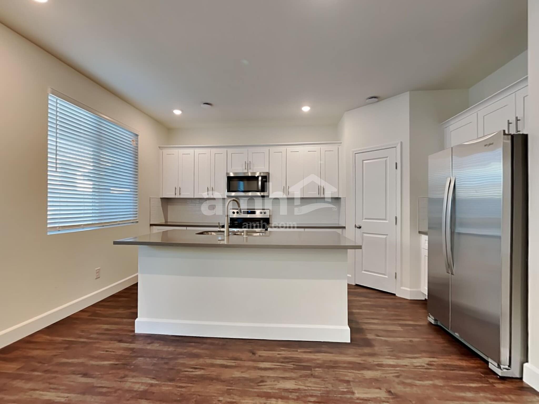 Building Photo - 8842 Tiger Tooth Ave