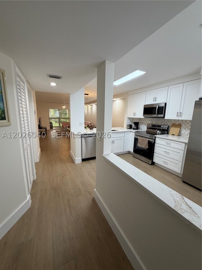 Building Photo - 7350 Kinghurst Dr