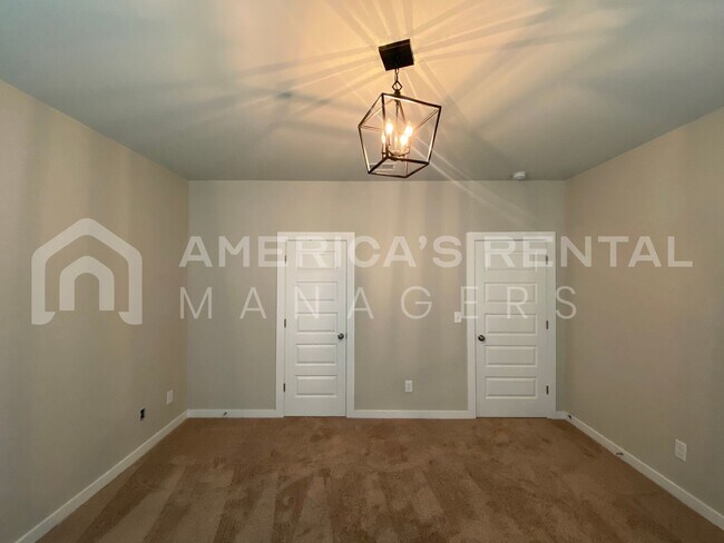 Building Photo - 115 Avalon Wy