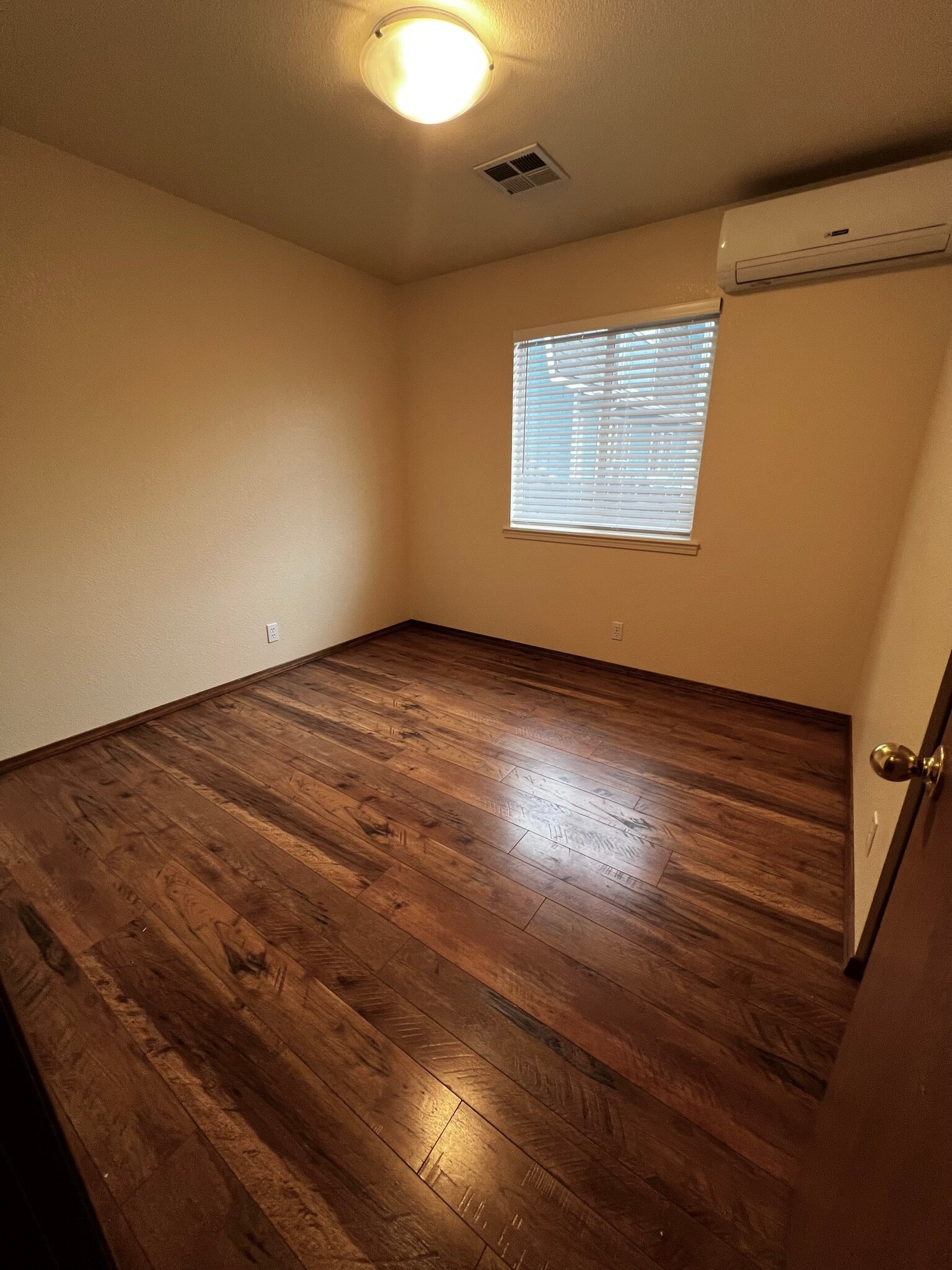 Bedroom 1 - 1232 W Harbeck Rd