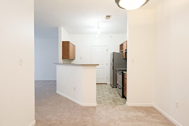 Building Photo - Dog-Friendly Walker Square Condo Near UVA Hospital