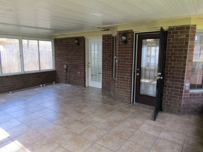 Building Photo - 1087 Desert Shield St