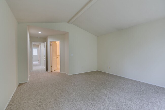 Building Photo - KLAHANIE Rental Home Available in August!
