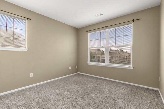 Building Photo - 4028 Kestrel Ct