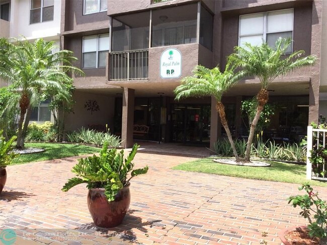 Building Photo - 777 S Federal Hwy