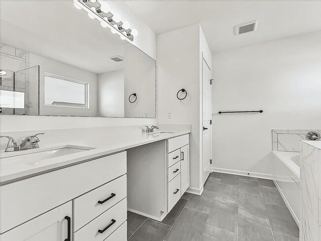 Building Photo - 356 Honey Tree Wy