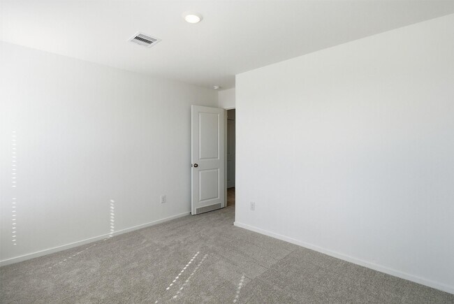 Building Photo - 26914 Dalmatian Bellflower Dr