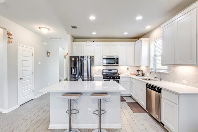 Building Photo - 2917 Birch Pk Path