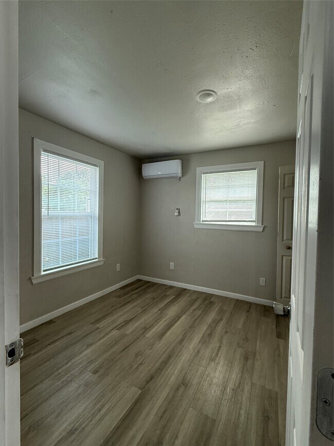 Building Photo - 8510 Safeguard St