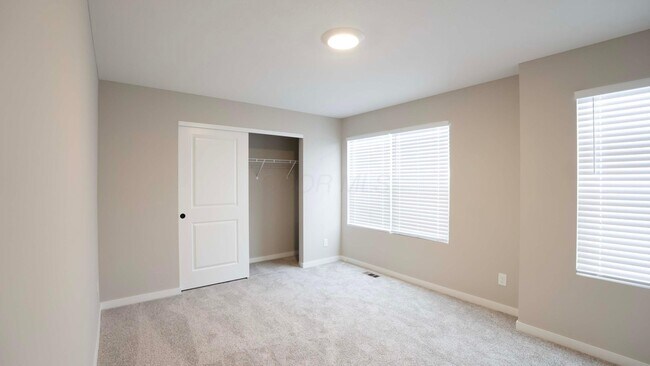 Building Photo - 1717 Longhill Dr