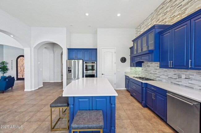 Building Photo - 351 N Cloverfield Cir
