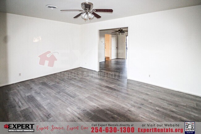 Building Photo - Charming 3-Bedroom Home