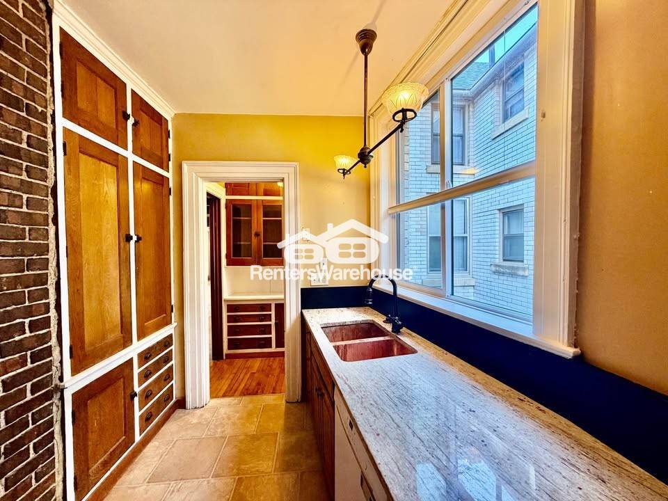 Building Photo - 669 17th St