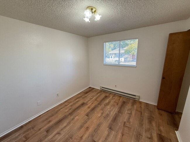 Building Photo - 2780 Ladd Ave NE