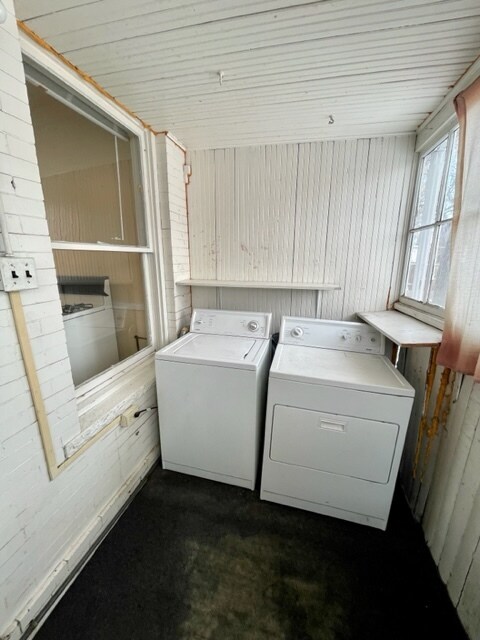 Laundry - 421 S Pearl St