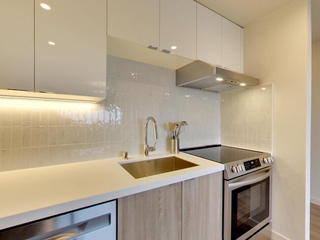 Building Photo - 4120 Fulton St