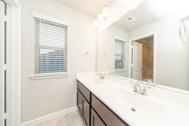 Building Photo - 2587 Artichoke Park Dr