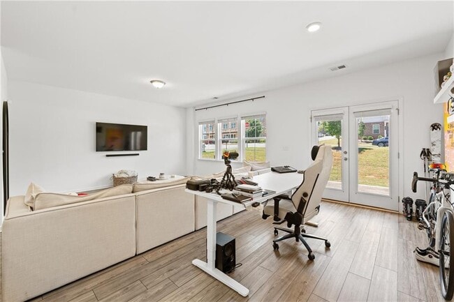 Building Photo - 575 Sausalito Walk