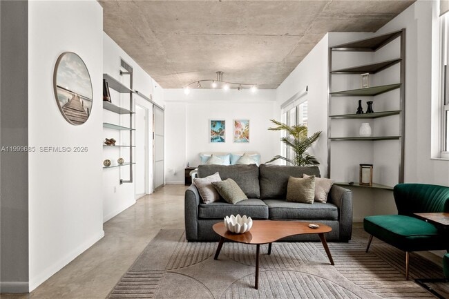 Building Photo - 234 NE 3rd St