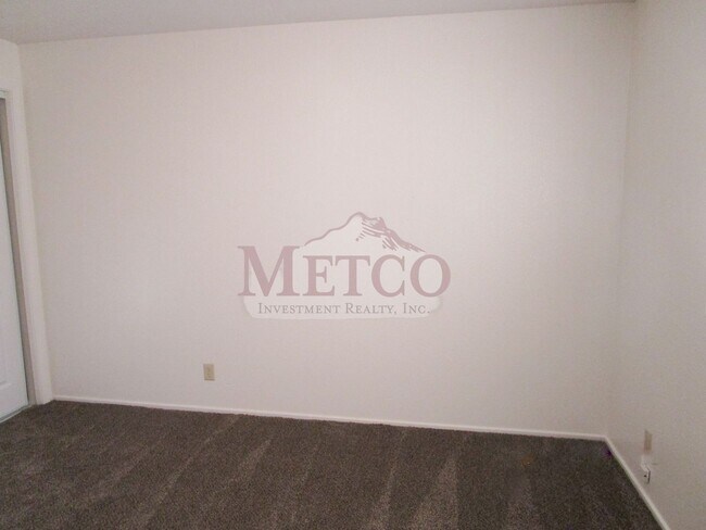 Building Photo - 21401