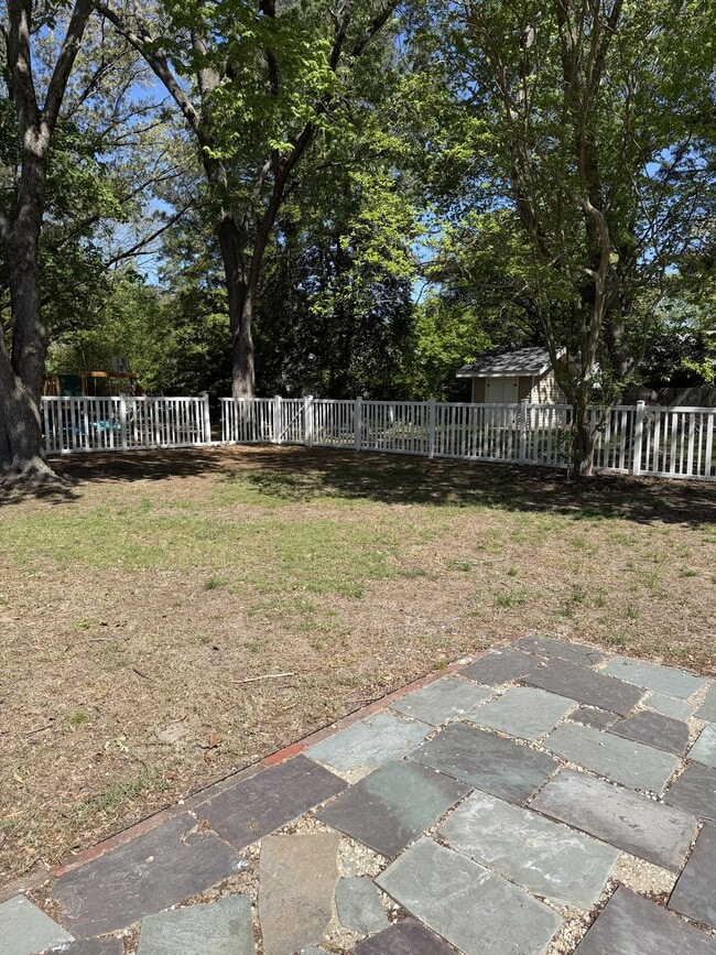 Building Photo - 421 Loblolly Ln