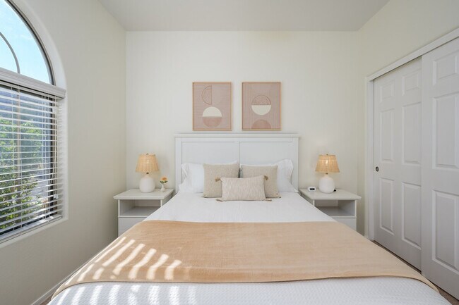 Building Photo - 5538 W Andrea Dr