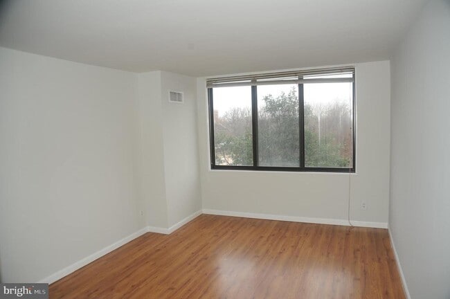 Building Photo - 5225 Pooks Hill Rd