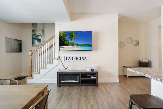 Building Photo - 128 Ashworth Ave