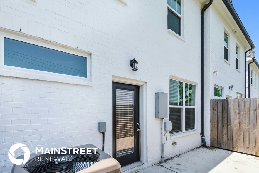 Building Photo - 134 Noble Pk Cir