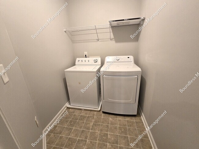 Building Photo - 2014 Ellison Way