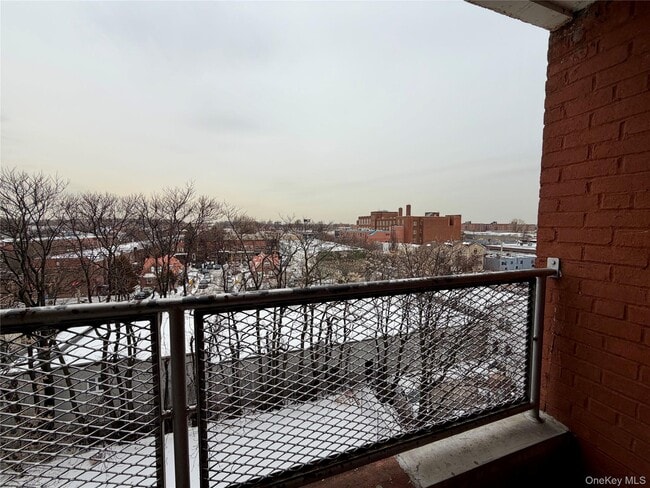 Building Photo - 60-11 Broadway