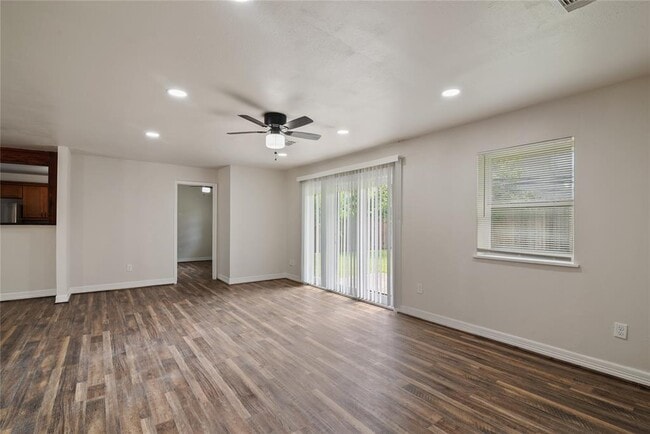 Building Photo - 1622 Hollow Hook Rd
