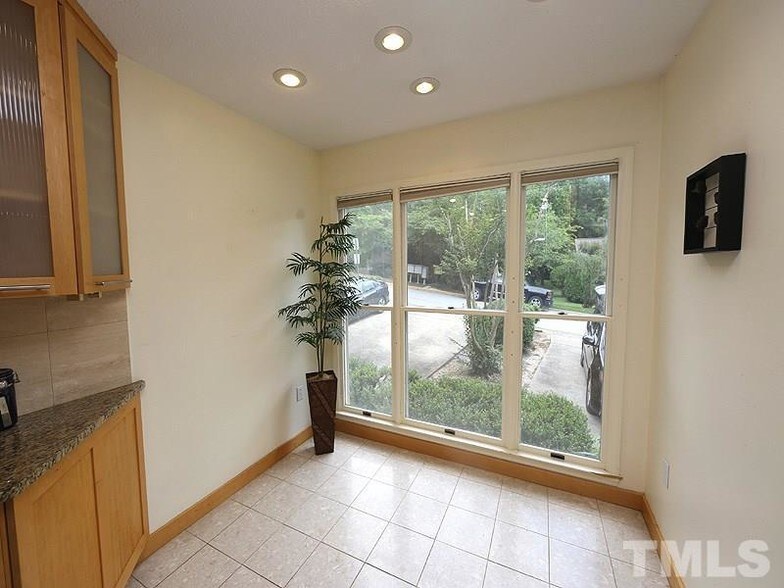 Kitchen Dining Area - 102 Mallard Ct