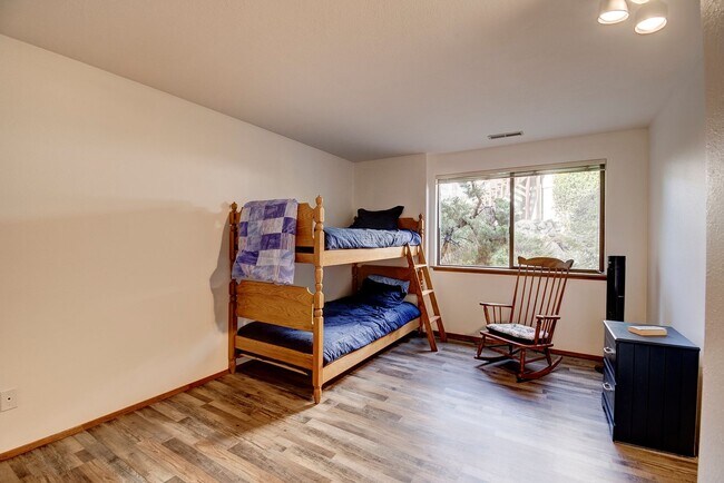 Building Photo - 3 Bedroom 2.5 bathroom spacious home with views of marina and downtown Oak Harbor