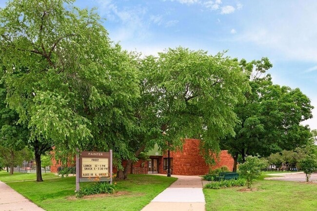 Building Photo - 3023 Dupont Ave S