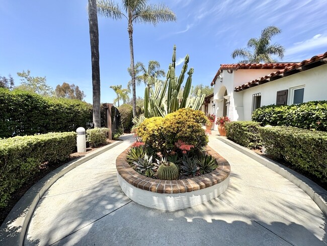 Building Photo - 6071 Paseo Pradera