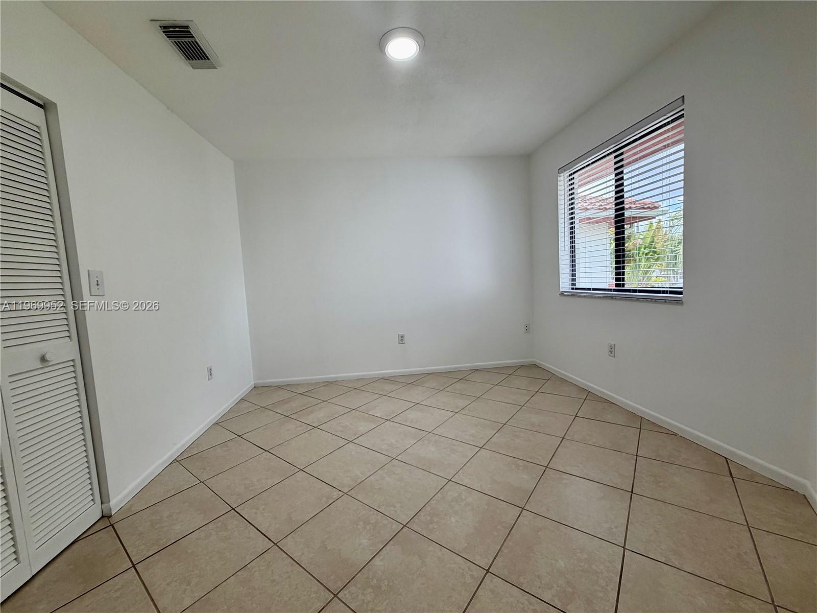 Building Photo - 9658 SW 138th Ave