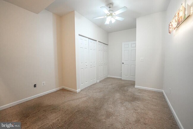 Building Photo - 4230 Avon Dr