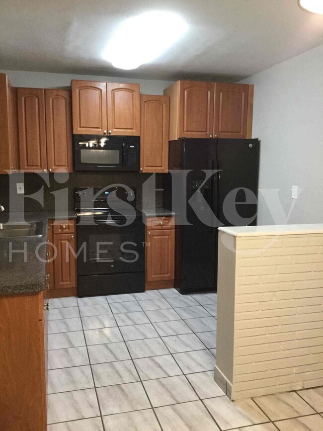 Building Photo - 7925 Indigo St