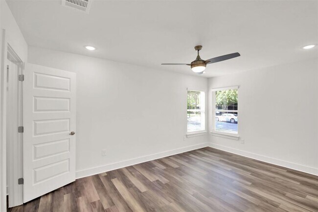 Building Photo - 2101 Benwick Cir