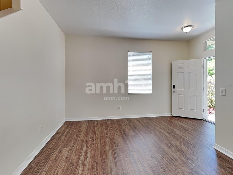 Building Photo - 8523 Deer Chase Dr