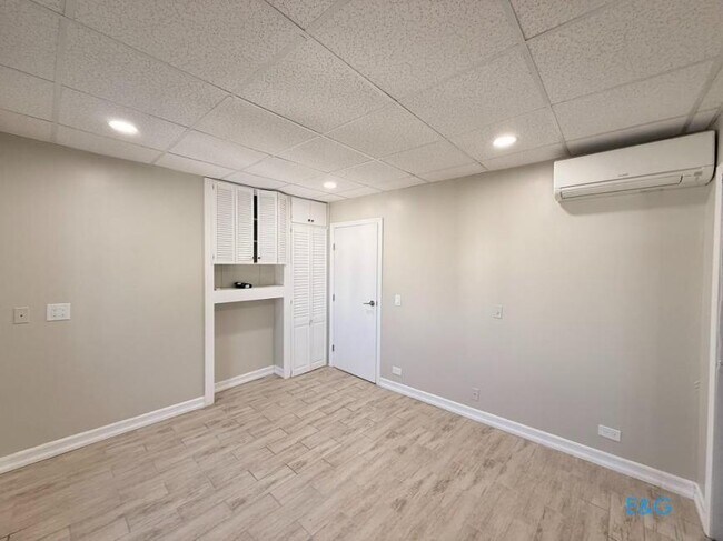 Building Photo - 1 bedroom in RIDGEWOOD NY 11385