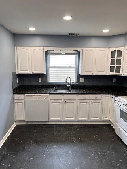 Building Photo - 30 Mount Pleasant Ave