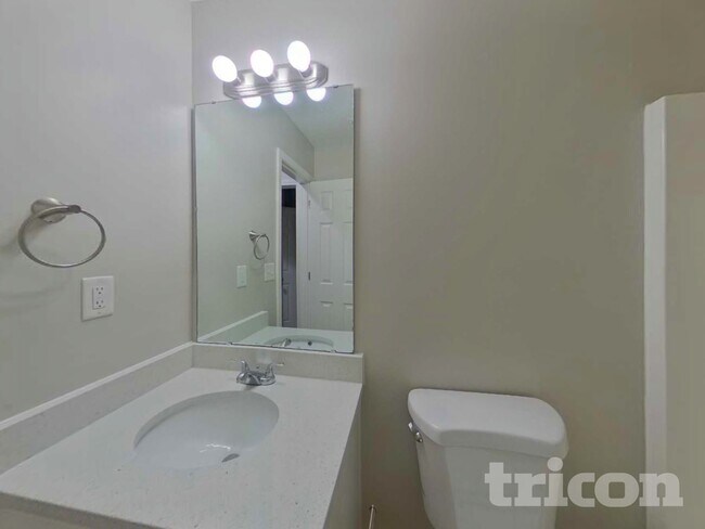 Building Photo - 5506 Linda Vista Ln