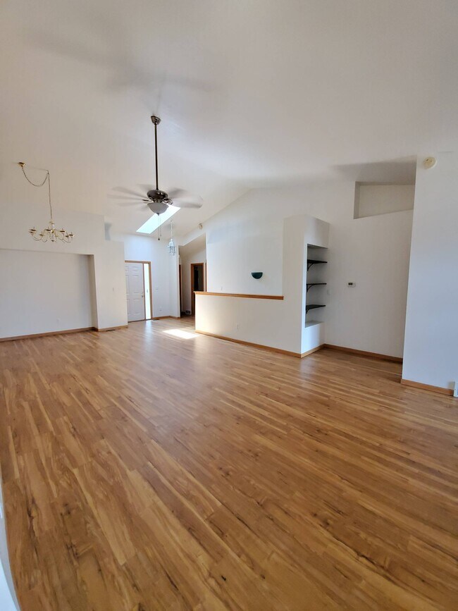 Building Photo - 5601 W 18th St