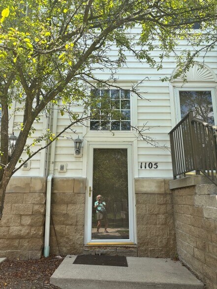 Primary Photo - 1105 Freesia Ct