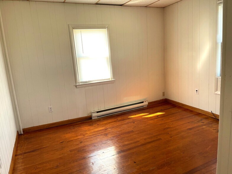 Bedroom - 1720 Freeland Rd