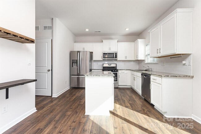 Building Photo - 7619 Nolen Farm Dr