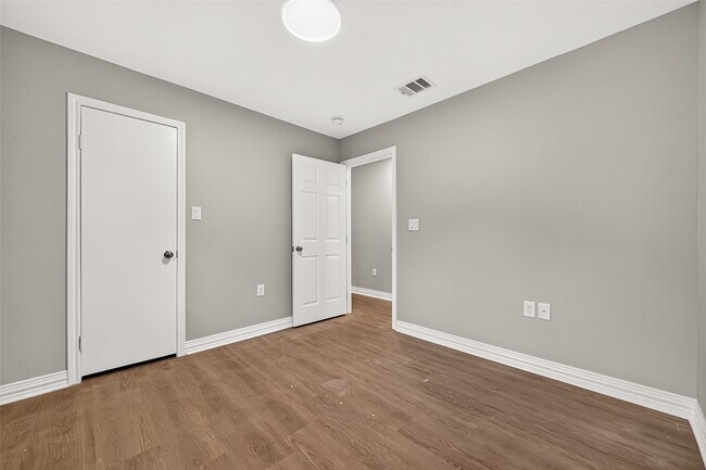 Building Photo - 1722 Shannon Valley Dr